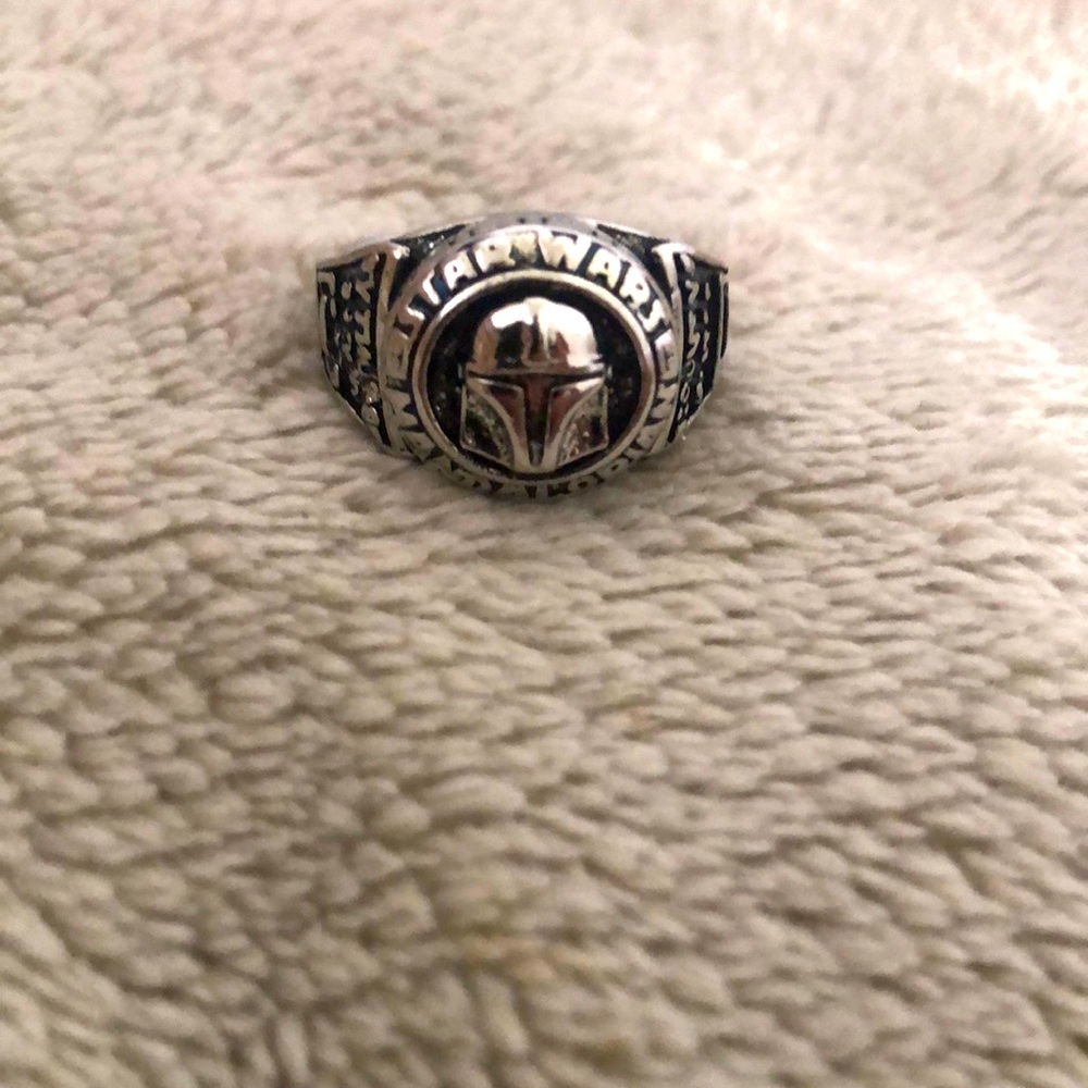 Star Wars Mandalorian Emblem Ring in Silver and Black